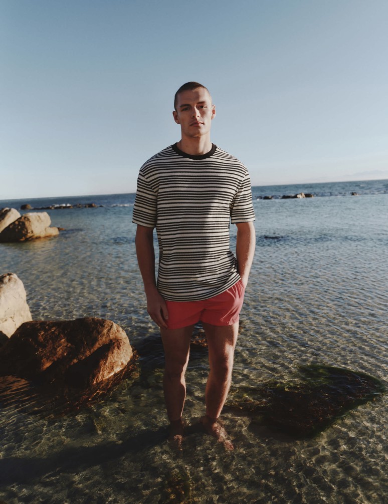 Pruhované texturované tričko volného střihu s vysokým podílem bavlny