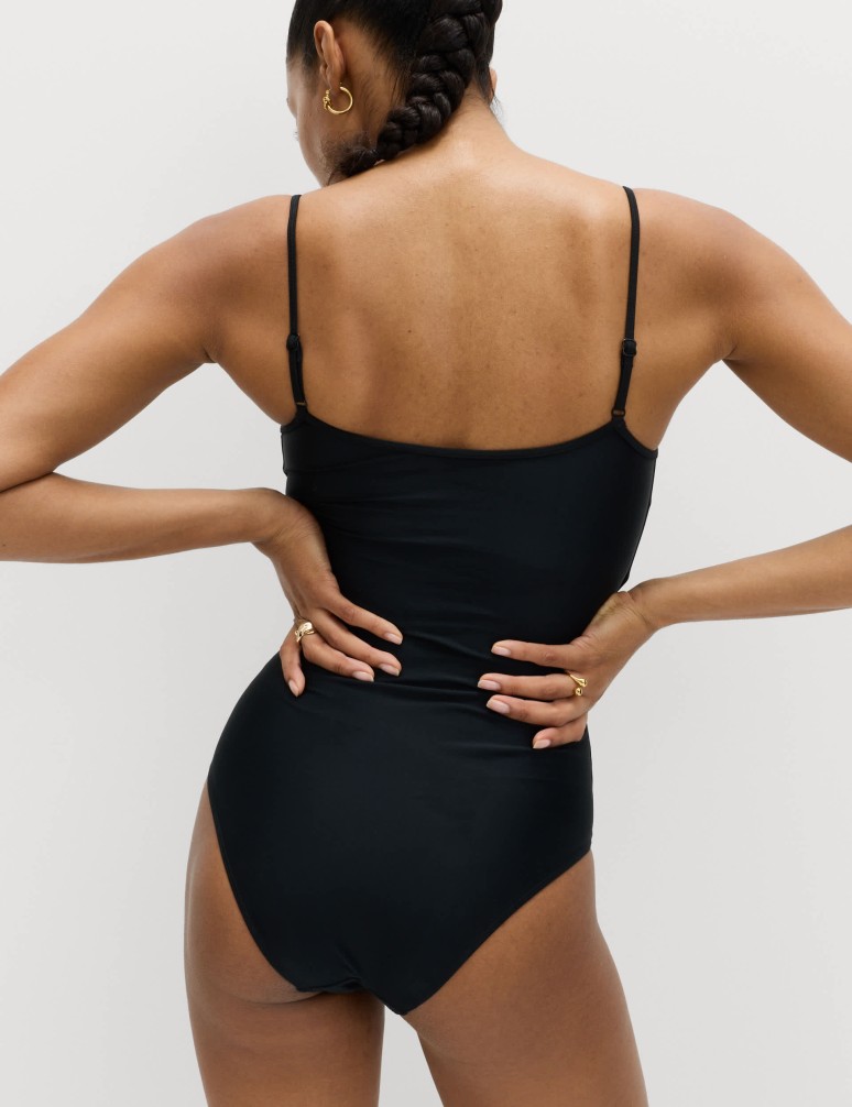 Košilkové plavky s oválným výstřihem