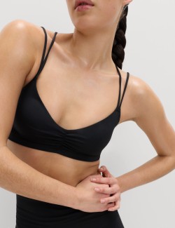 Zkrácená sportovní trojúhelníková podprsenka bez kostic