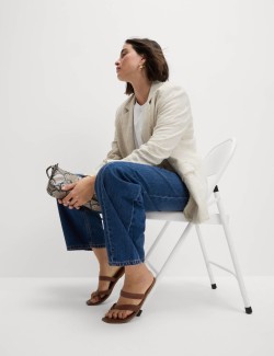 Rovné džíny se středně vysokým sedem