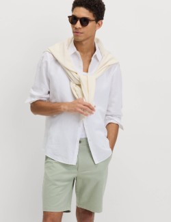 Strečové chino šortky, normální střih