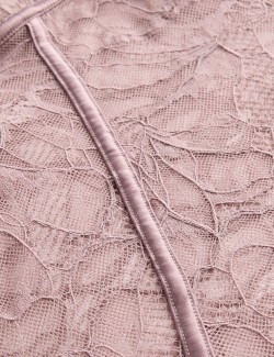 Tělo krajkového oblečení bez kostic