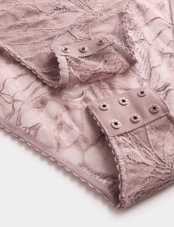 Tělo krajkového oblečení bez kostic