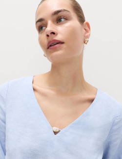 Splývavé mini šaty s výstřihem do V, ozdobnými korálky a s vysokým podílem lnu