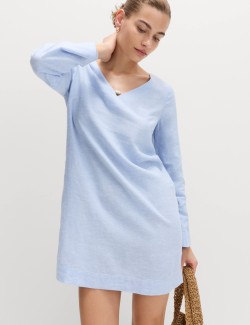 Splývavé mini šaty s výstřihem do V, ozdobnými korálky a s vysokým podílem lnu