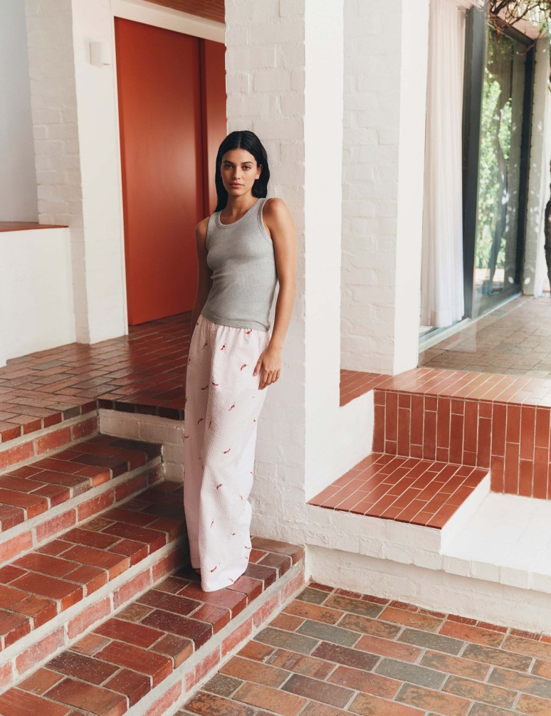 Bavlněné modalové pyžamové kalhoty Seersucker s motivem chilli