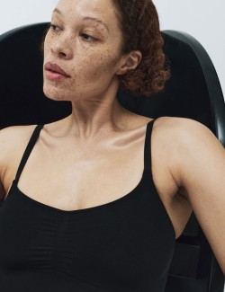 Zpevňující a tvarující tělové body s vysokým pasem a beze švů