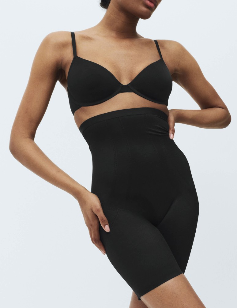 Zpevňující zeštíhlující korzet s technologií Magicwear™