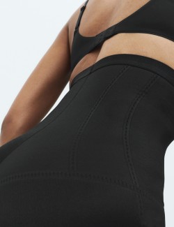 Zpevňující zeštíhlující korzet s technologií Magicwear™