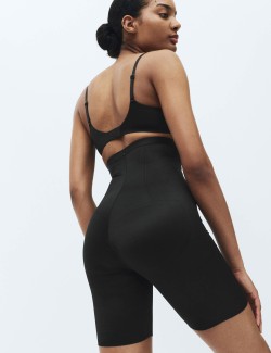 Zpevňující zeštíhlující korzet s technologií Magicwear™