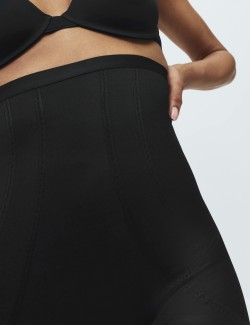 Zpevňující zeštíhlující korzet s technologií Magicwear™