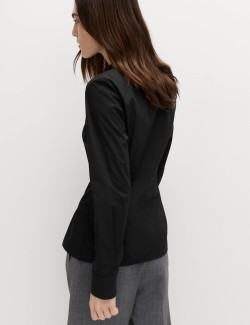 Přiléhavá košile s límečkem a vysokým podílem bavlny