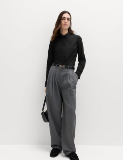 Přiléhavá košile s límečkem a vysokým podílem bavlny