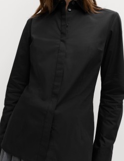 Přiléhavá košile s límečkem a vysokým podílem bavlny