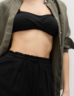 Kalhoty se stahovací šňůrkou, širokými nohavicemi a vysokým podílem lnu