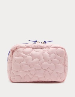 Kosmetická taštička s květinovým motivem