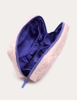 Kosmetická taštička s květinovým motivem