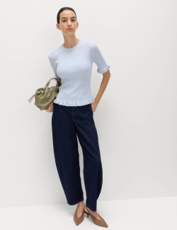 Žebrovaný pletený top s volánky