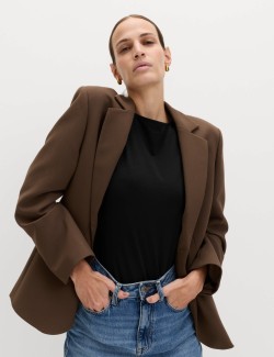 Tílkový top úzkého střihu s lodičkovým výstřihem s vysokým podílem bavlny