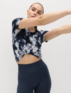 Printed Scoop Neck Fitted T-Shirt