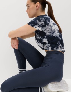 Printed Scoop Neck Fitted T-Shirt