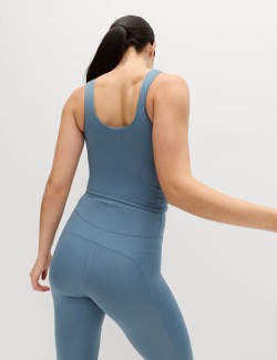 Žebrovaná vesta Go Balance s ozdobným vzorem