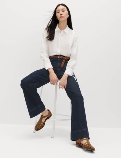 Džíny s vysokým pasem a rozšířenými nohavicemi a kapsami