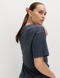 Lehké tričko s výstřihem do V ze směsi modalu