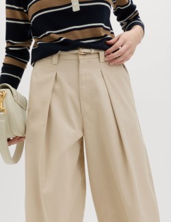 Kalhoty chino z čisté bavlny s plisováním vpředu a rovnými nohavicemi