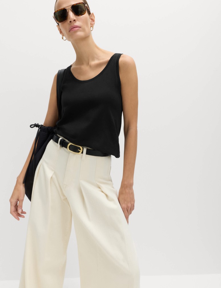 Top z čisté bavlny s oválným výstřihem