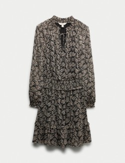 Šifónové květované mini šaty se zvýrazněným pasem a vázáním u krku