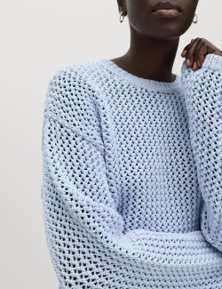 Texturovaný zkrácený svetr s kulatým výstřihem