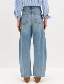 Rovné džíny se středně vysokým sedem