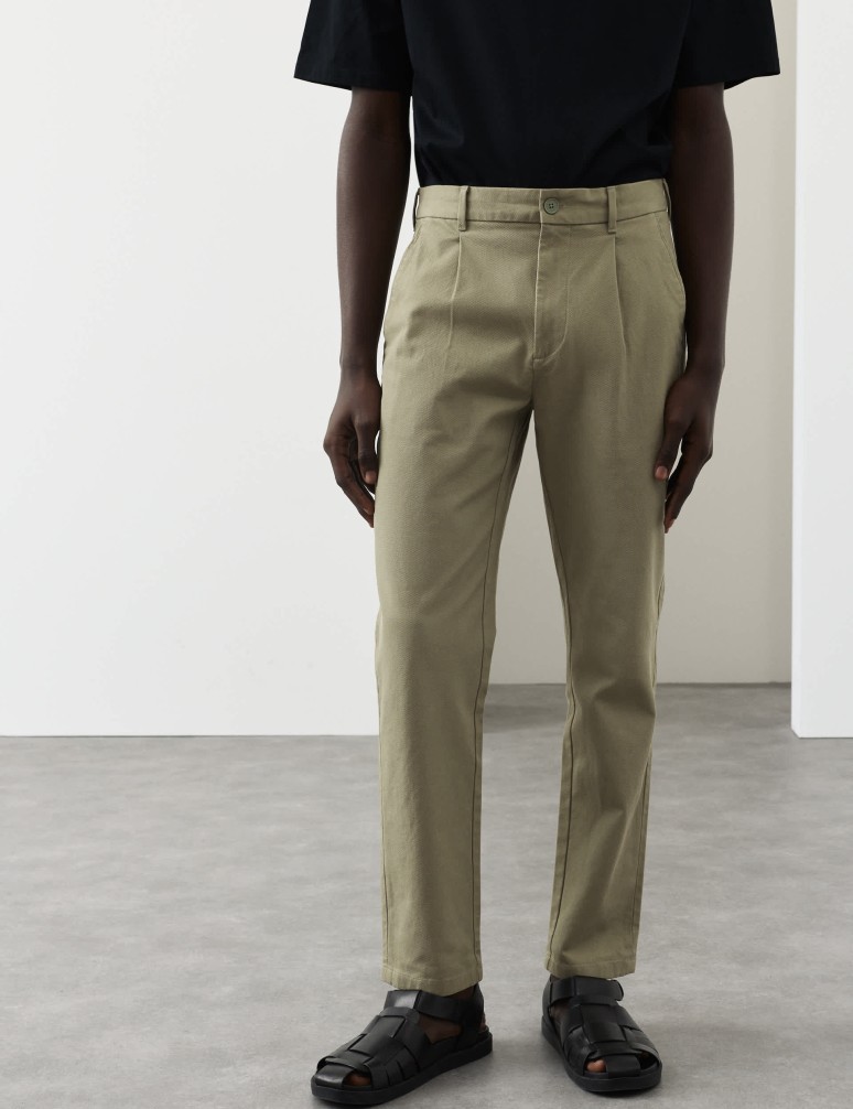 Regular Fit Single Pleat Textured Chinos