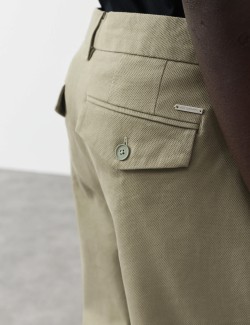 Regular Fit Single Pleat Textured Chinos