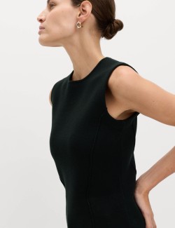 Textured Waisted Slim Fit Knitted Vest