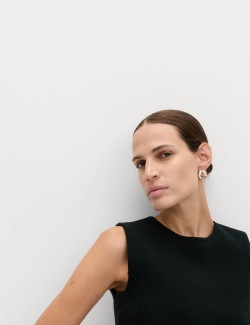 Textured Waisted Slim Fit Knitted Vest