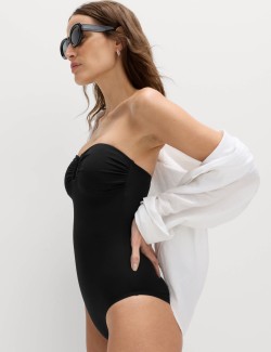 Vyztužené plavky s výstřihem do U