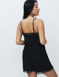 Souprava krátkých tílek s krajkovým lemem