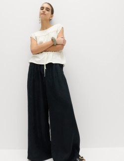 Ruched Scoop Neck Regular Fit Top with Linen