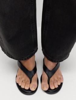 Mid Rise Barrel Jeans