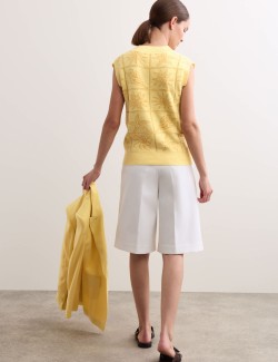 Linen Rich V-Neck Stitch Detail Knitted Vest