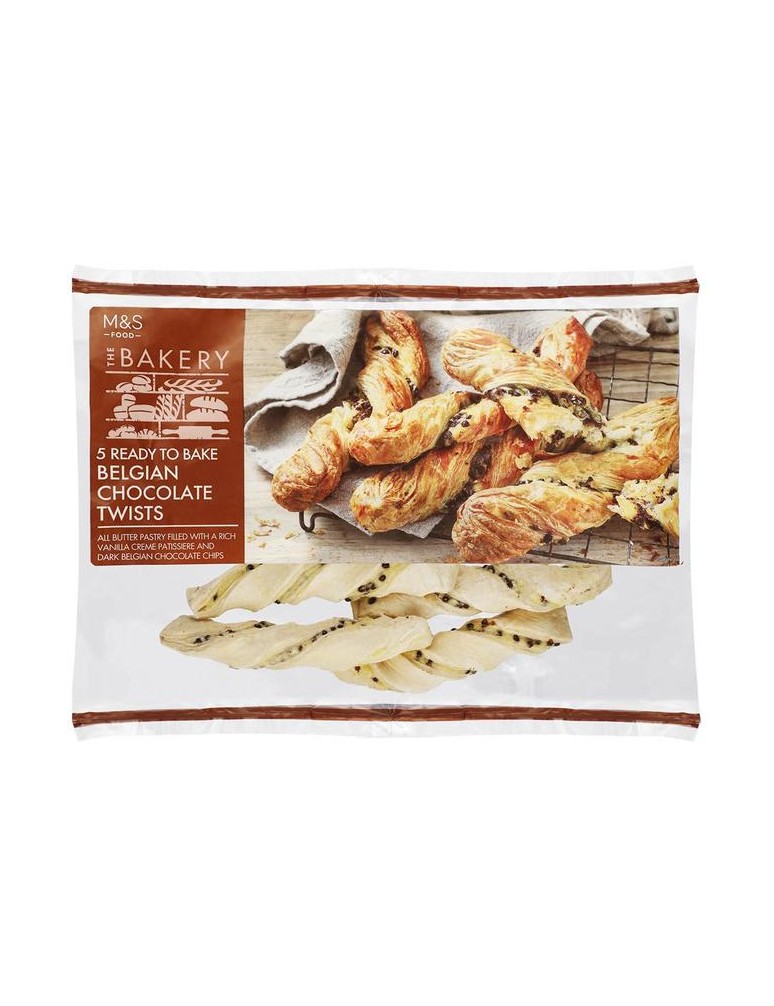 5 točenek z máslového těsta plněných krémem crème pâtissière a kousky hořké čokolády, určených k pečení