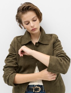 Krátká semišová bunda s knoflíky