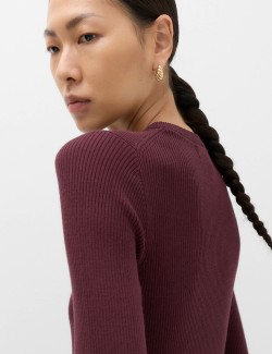 Ribbed Crew Neck Fitted Jumper