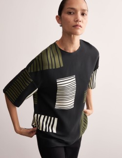 Linear Print Relaxed Top