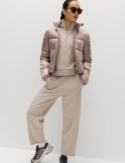 Zkrácená metalická bunda s motivem Stormwear a technologií Stormwear a technologií