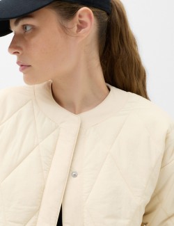 Prošívaná bunda bez límečku s technologií Stormwear™