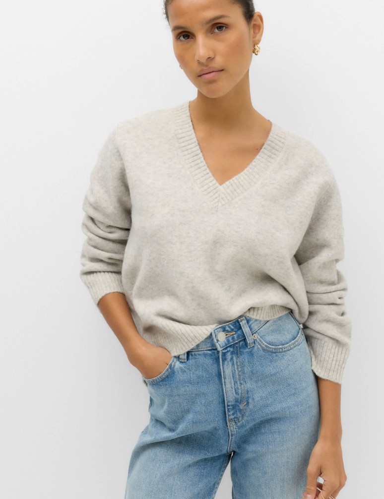 V-Neck Relaxed Jumper With Wool