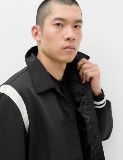 Saténová vyteplená bunda typu bomber v univerzitním stylu